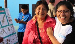 Puerto Chicama Fair_smiling pair_croppes